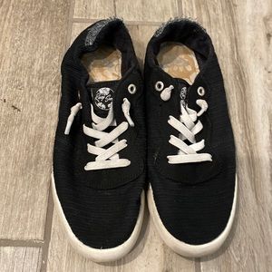 Size 9 Roxy shoes